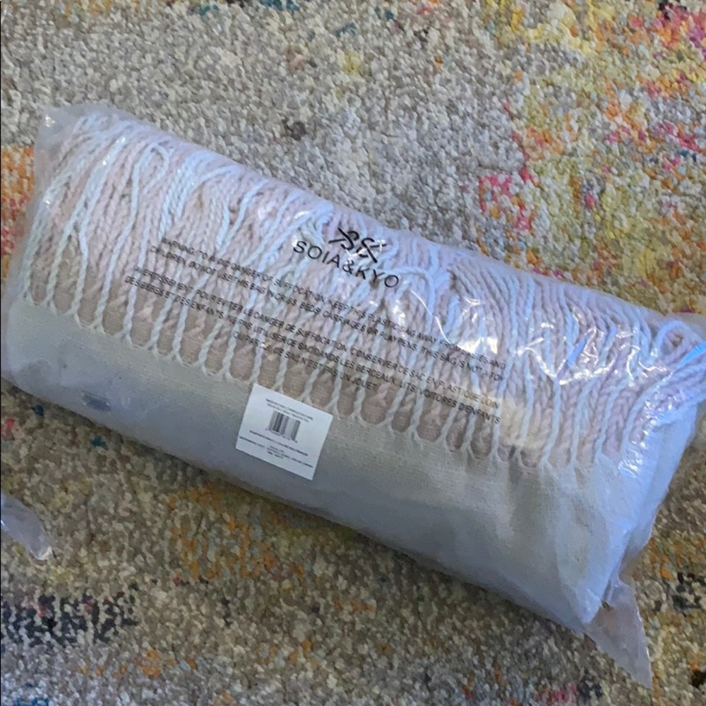 Sofia & Kyo scarf with fringe